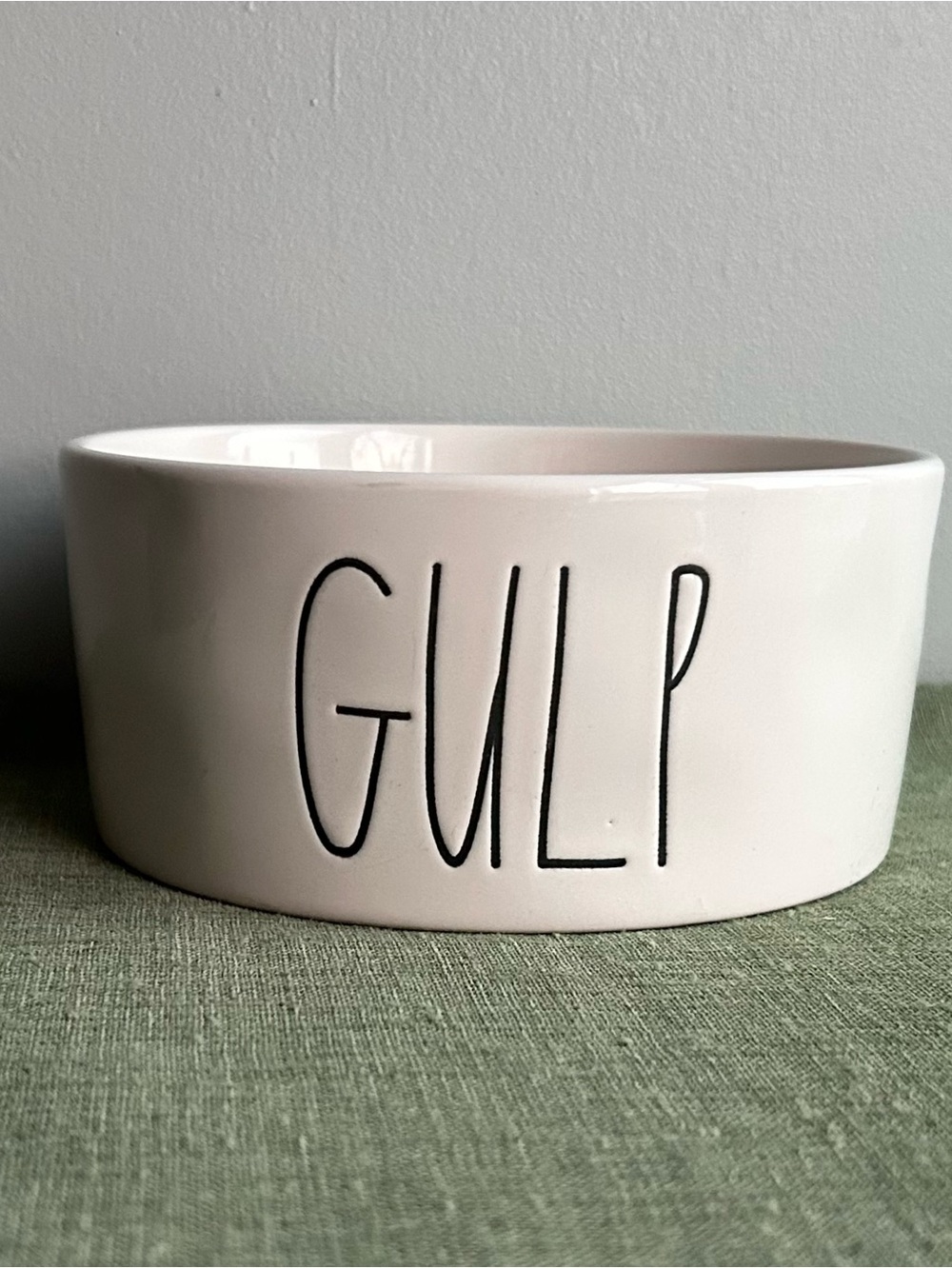 RAE DUNN “GULP” white ceramic dog dish. ⭐️NEW⭐️
